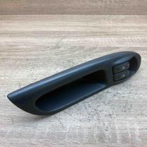 7700431172 Used  Electric window control switch Renault Scenic I