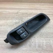 7700431172 Used  Electric window control switch Renault Scenic I