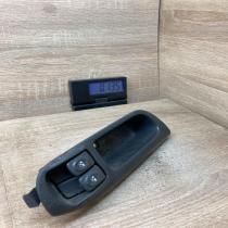 7700431172 Used  Electric window control switch Renault Scenic I