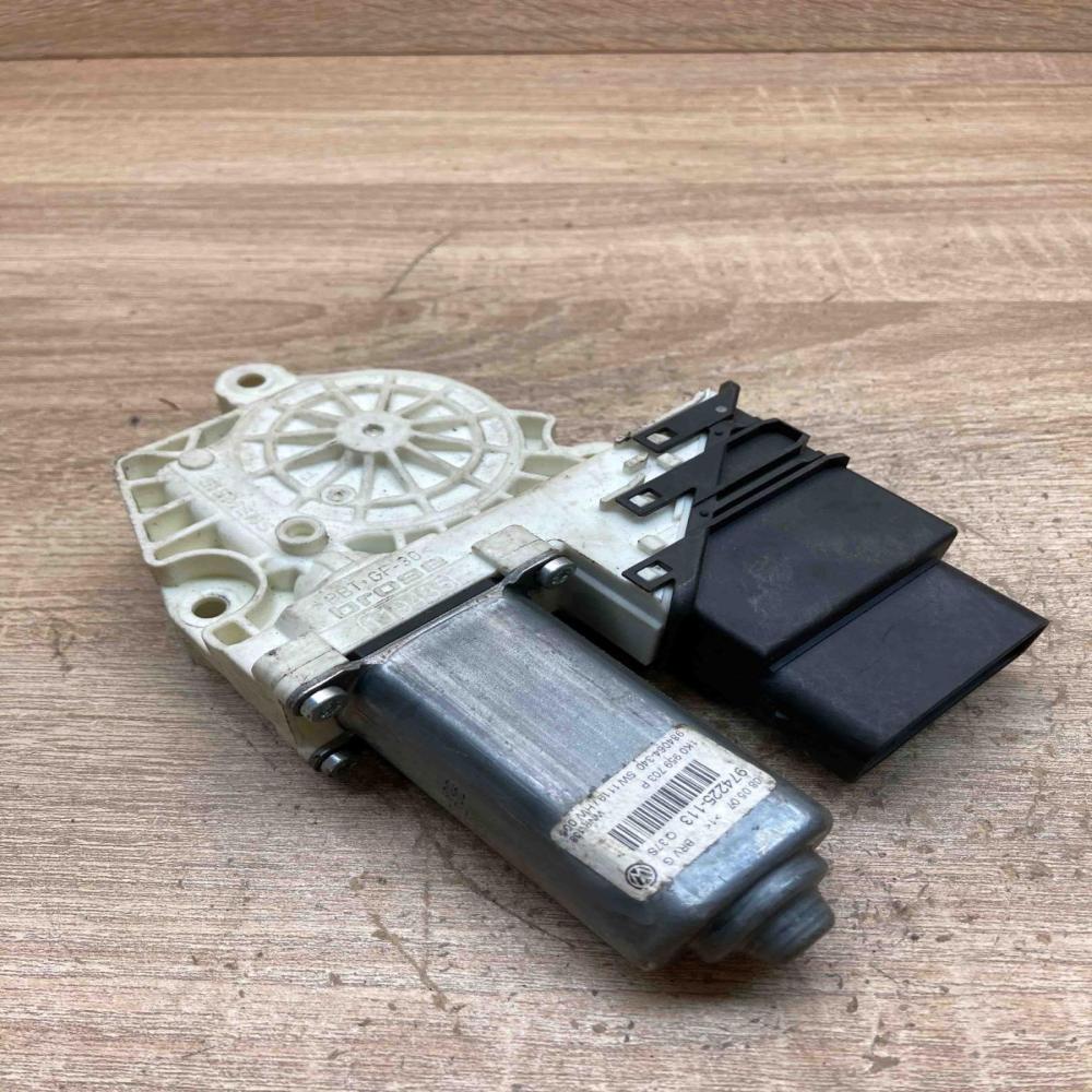 1K0959703P 973624 106  Rear door window regulator motor Volkswagen PASSAT B6