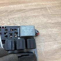 24430433 000041797  Fuse module Opel Meriva A