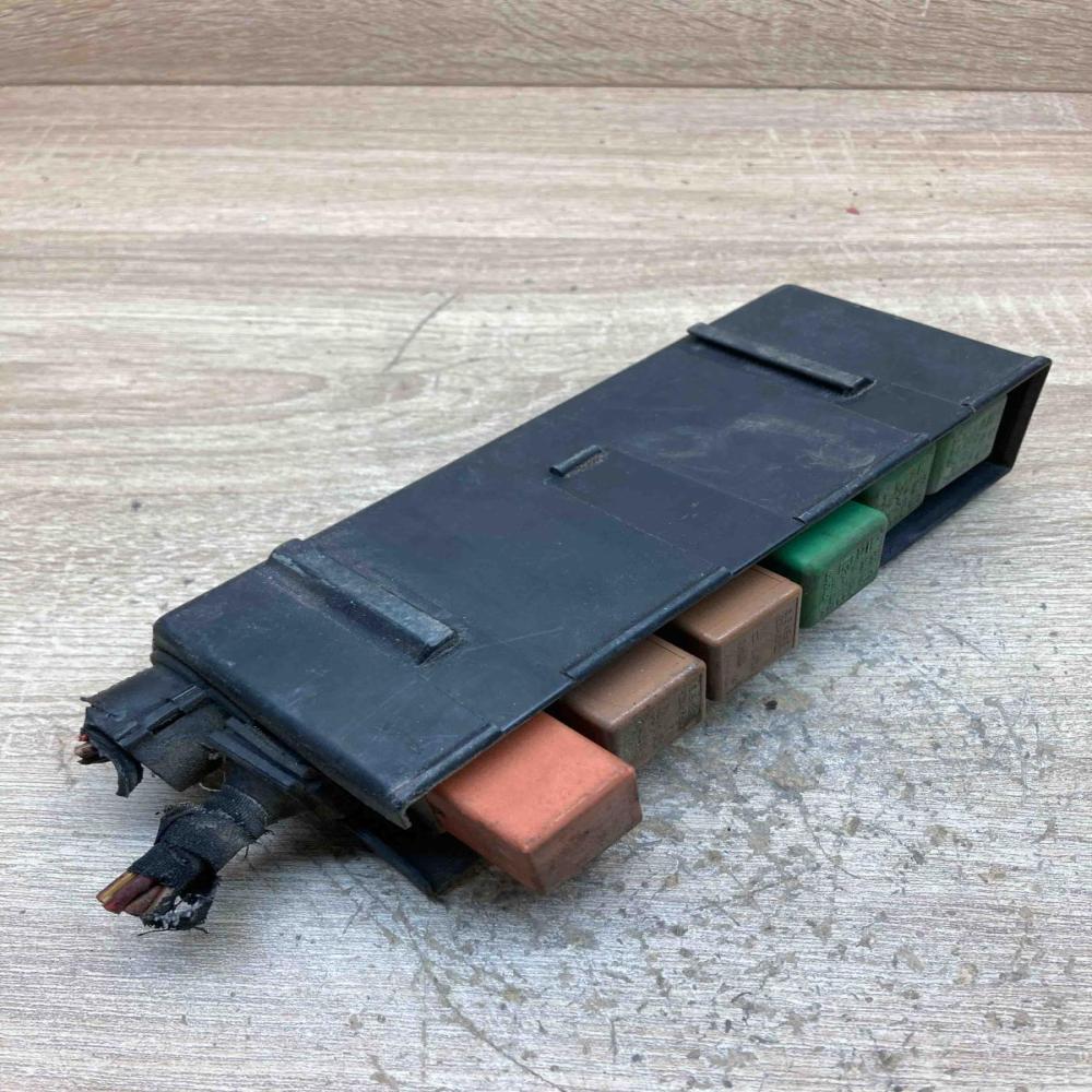 90504296   Fuse box set Opel Vectra B
