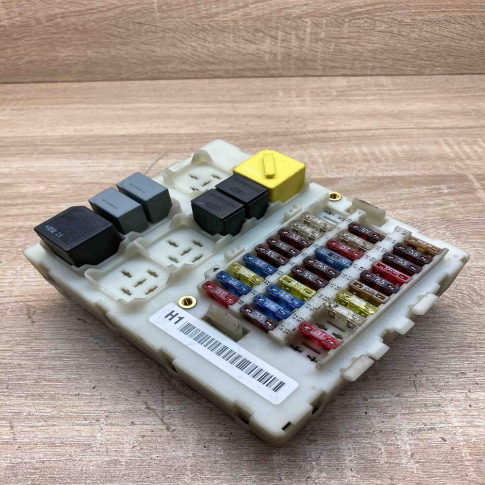 2M5T14A073BC 518273206  Fuse module Ford Focus