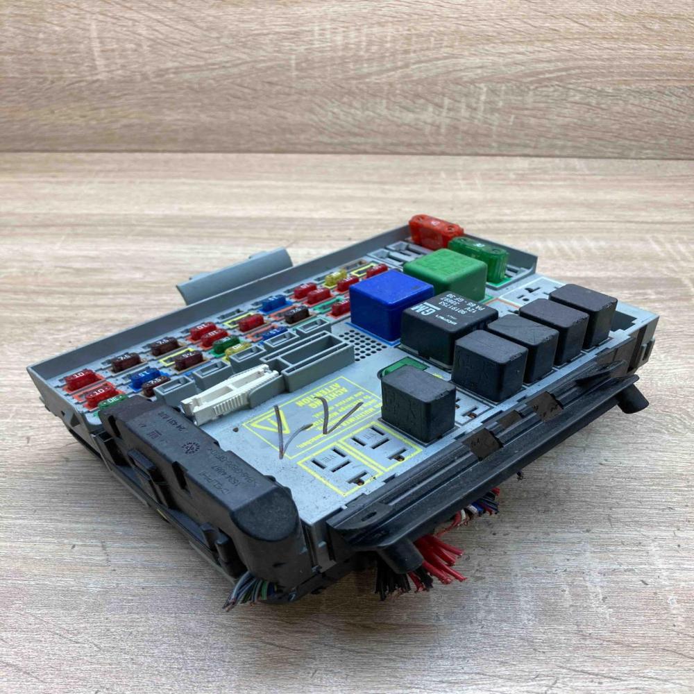 24412497 24431677 Used Fuse module Opel Astra G