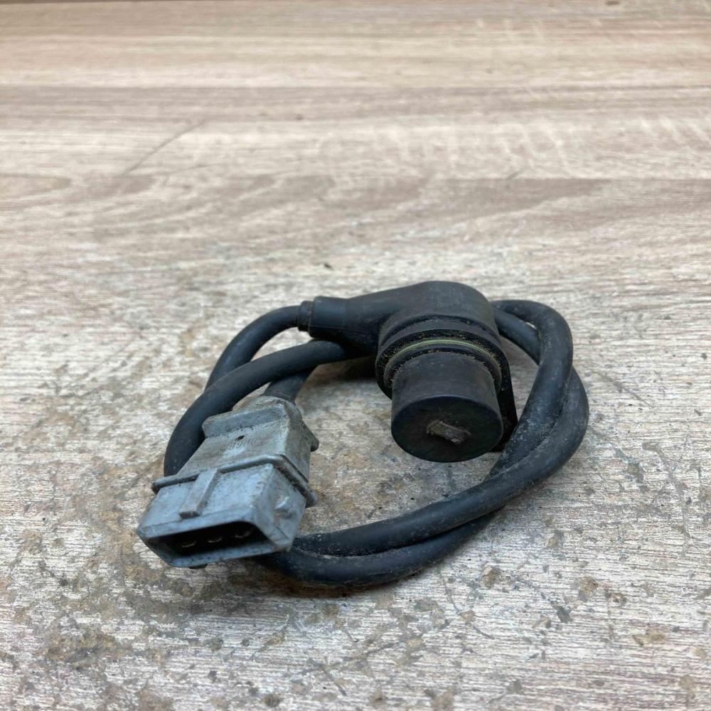 050906433   Crankshaft position sensor Audi A4 S4 B5 8D