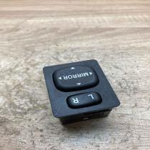 769746D 183574  Wing mirror switch Toyota Auris 150