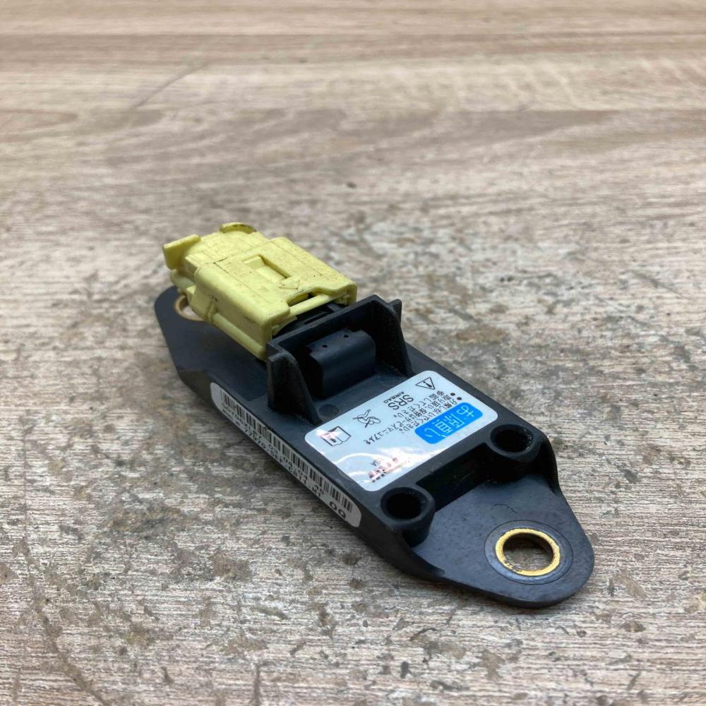 77970 SEF C811 M1   Airbag deployment crash/impact sensor Honda Accord