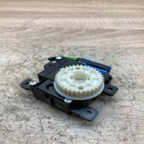 063800 1981 11S  Air flap motor/actuator Toyota Yaris