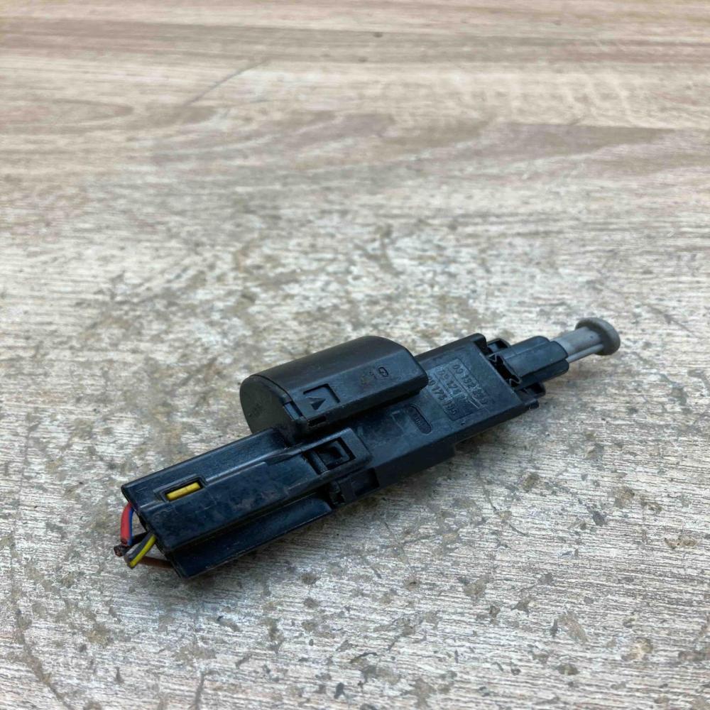 09132299 09175185 With Plug Brake pedal sensor switch Opel Astra G