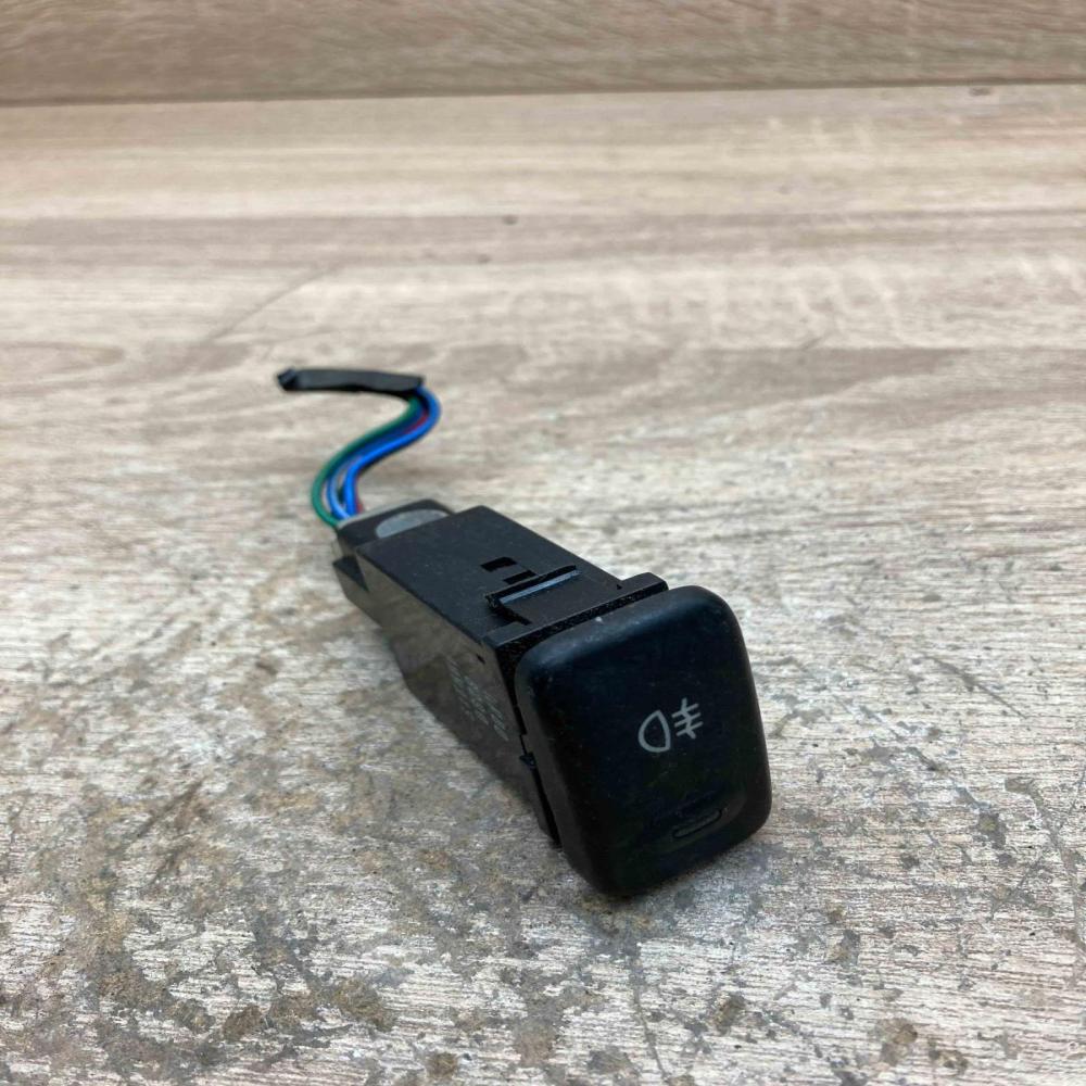 90831S HR80 8290  Fog light switch Mitsubishi Space Wagon