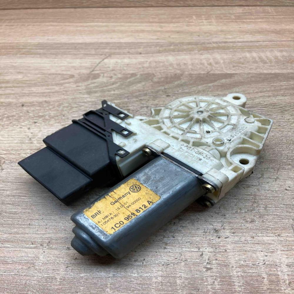 1C0959812A F005S00060  Rear door window regulator motor Volkswagen Golf IV