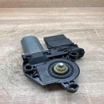 101439-202 0130821767  Rear door window regulator motor Seat Toledo II (1M)