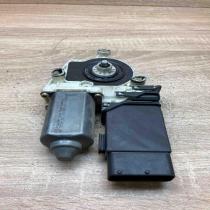 F005S00028 101386 101  Front door window regulator motor Volkswagen PASSAT B5