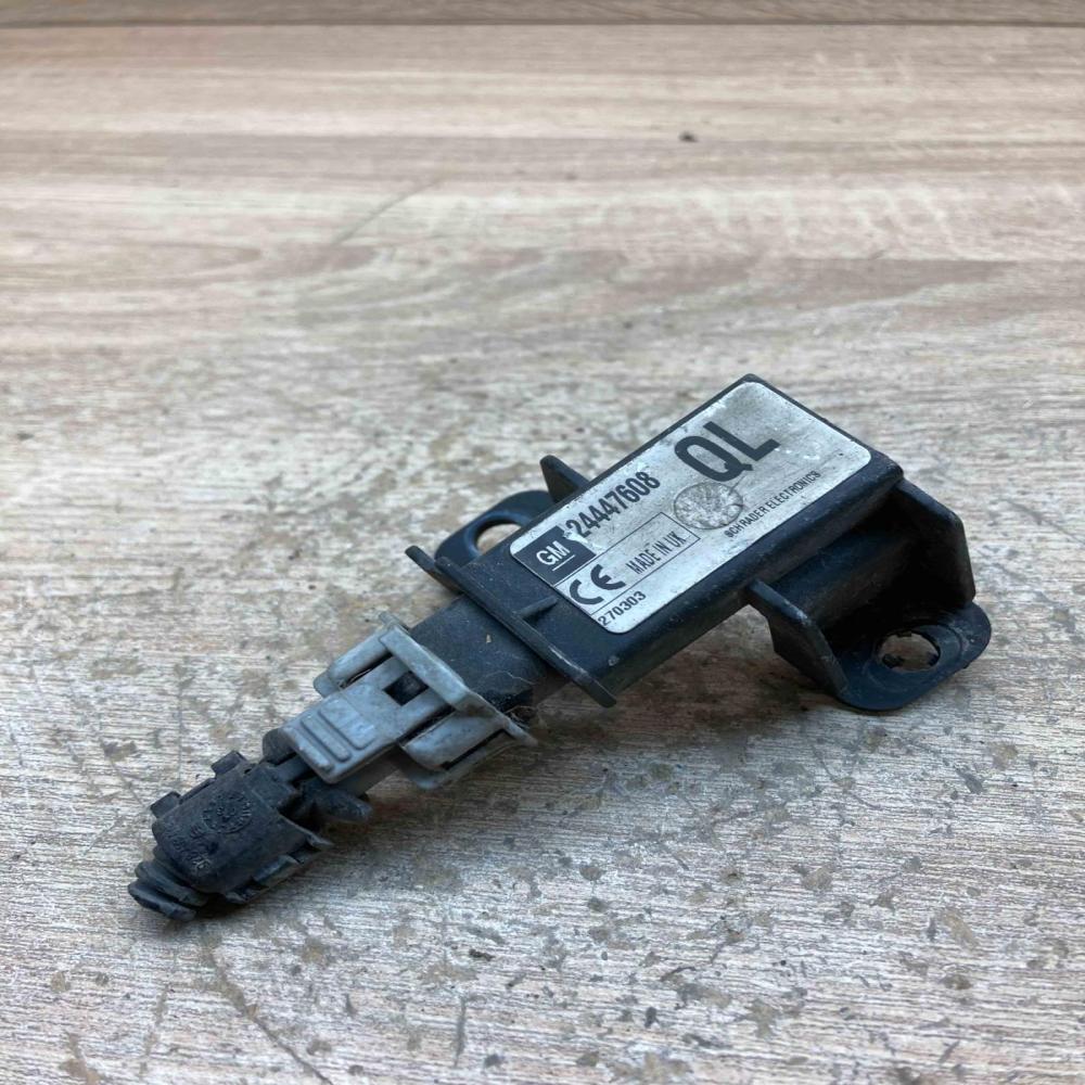24447608 QL With Plug Tire pressure sensor Opel Vectra C