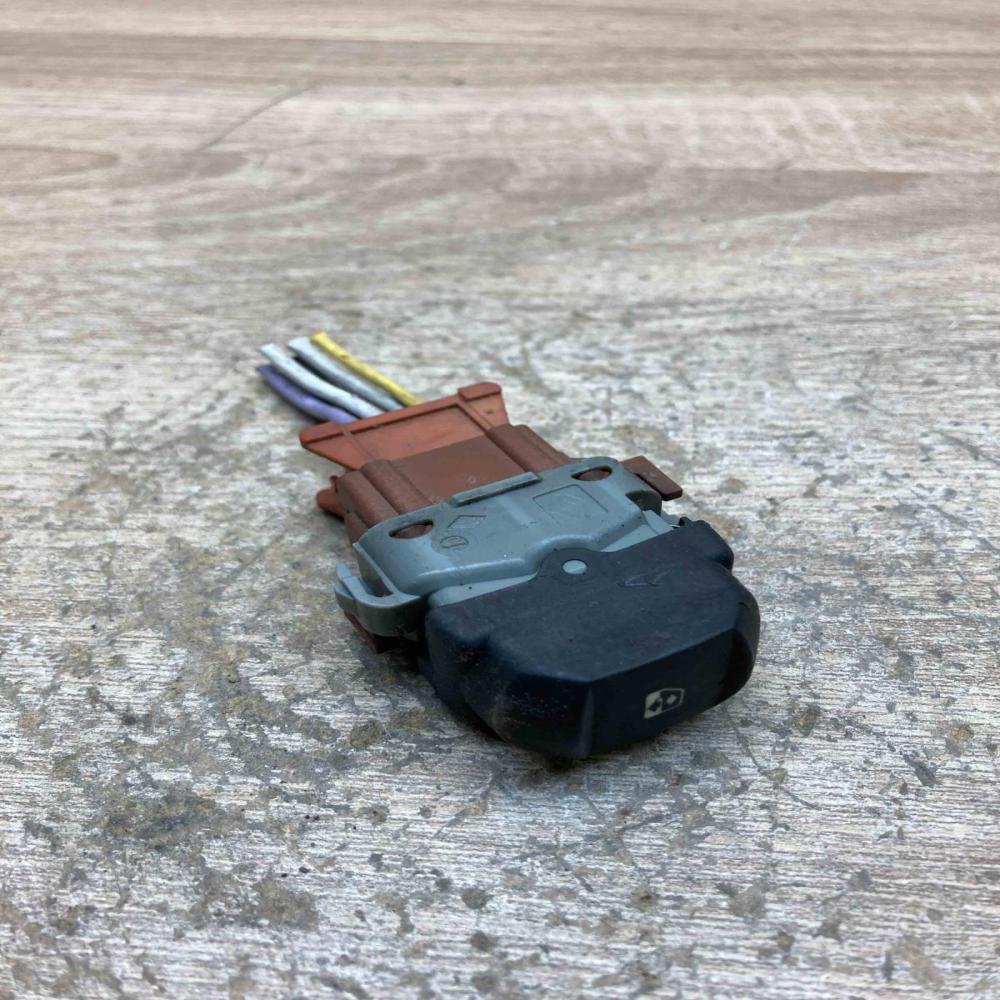 2808201   Electric window control switch Renault Espace IV