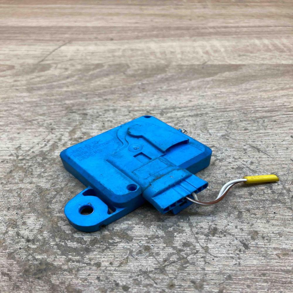 09173929 5WK42880 TT Airbag deployment crash/impact sensor Opel Omega B2