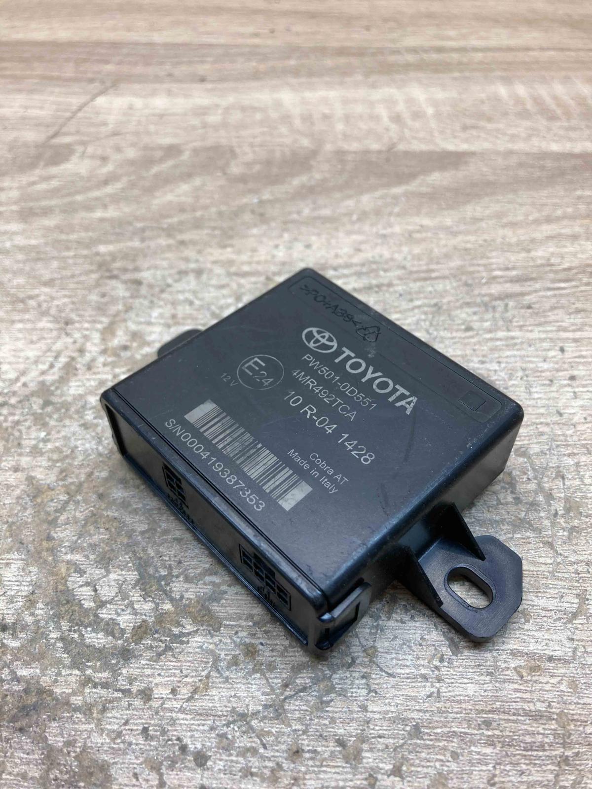 PW501 0D551 4MR492TCA 10R 041428 Parking PDC control unit/module Toyota Yaris