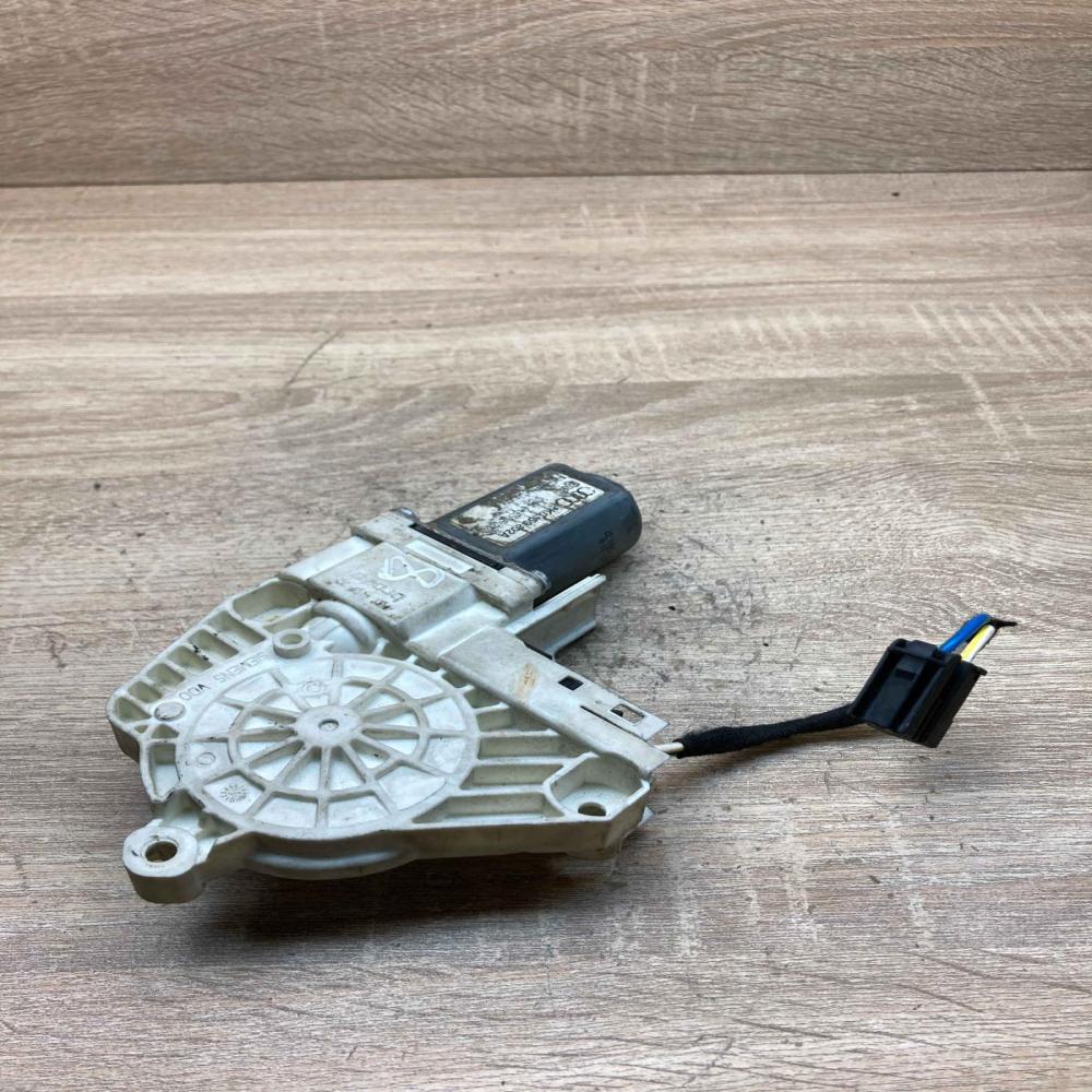 8K0959802A   Rear door window regulator motor Audi A4 S4 B8 8K