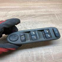 96326945ZJ   Electric window control switch Citroen C5
