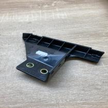 7700818669   Front bumper mounting bracket Renault 19