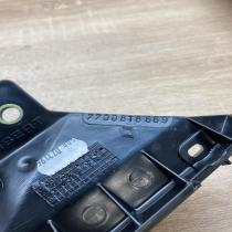 7700818669   Front bumper mounting bracket Renault 19