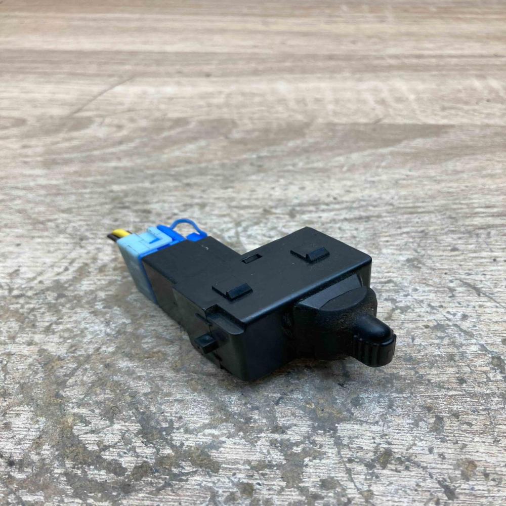 04602465AA  With Plug Electric window control switch Chrysler Sebring (ST-22 - J