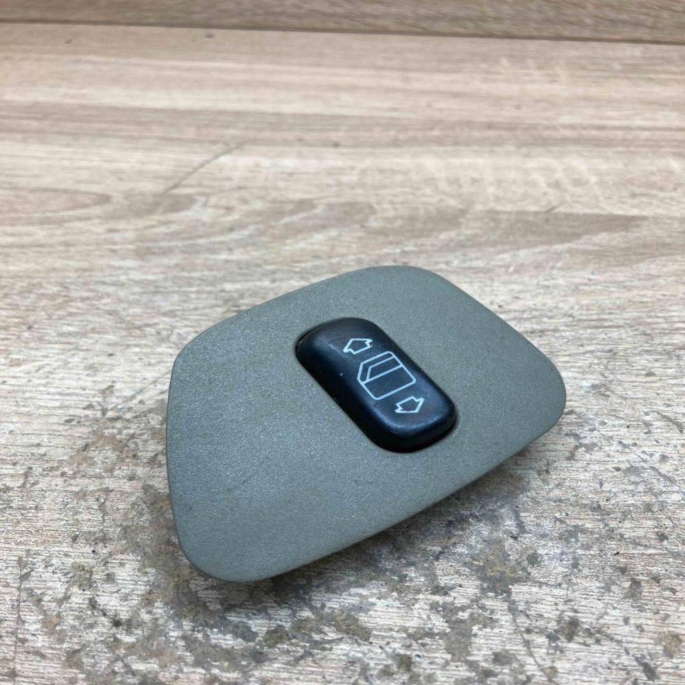 2108208210 501C311 610 00  Electric window control switch Mercedes-Benz E W210