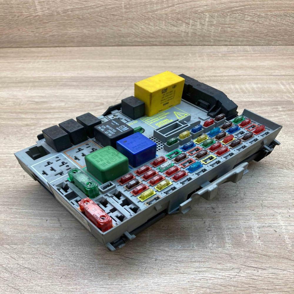 24412497 Used  Fuse box set Opel Astra G