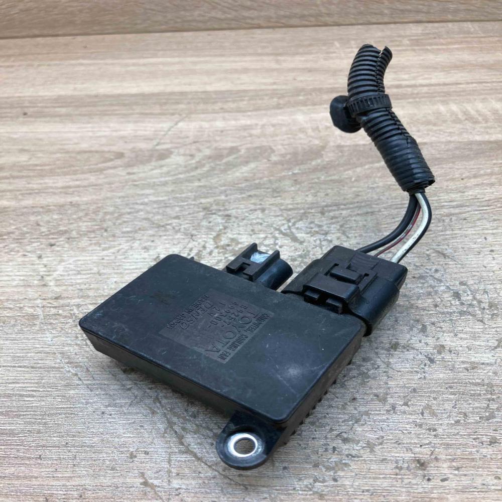 89257 12020 499300 3351  Coolant fan relay Toyota Yaris