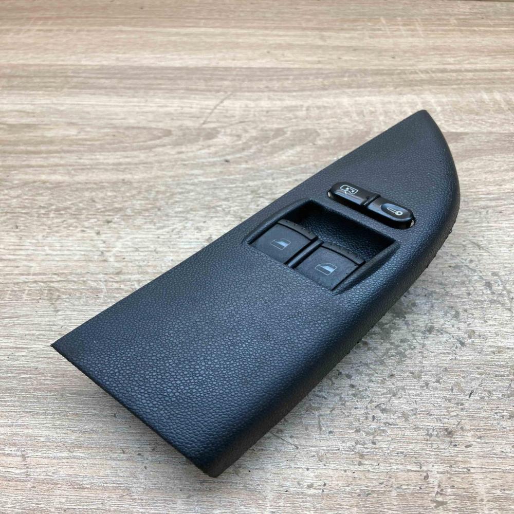 6Y1867227B   Electric window control switch Skoda Fabia Mk1 (6Y)
