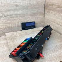 6957330 6957330 02  Fuse module BMW 5 E60 E61