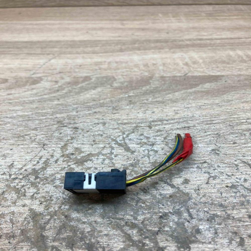 8369712 B1003 Y210  Plug wire BMW 5 F10 F11
