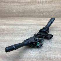 0D310 17F939 0D190 17F936  Wiper turn signal indicator stalk/switch Toyota Yaris