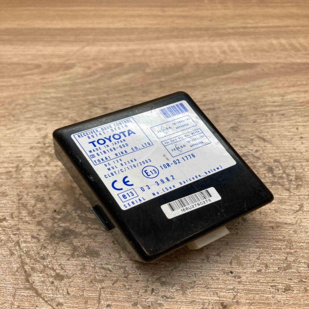 89741 0F010 61B168 000 10R 021776 Door control unit/module Toyota Corolla Verso