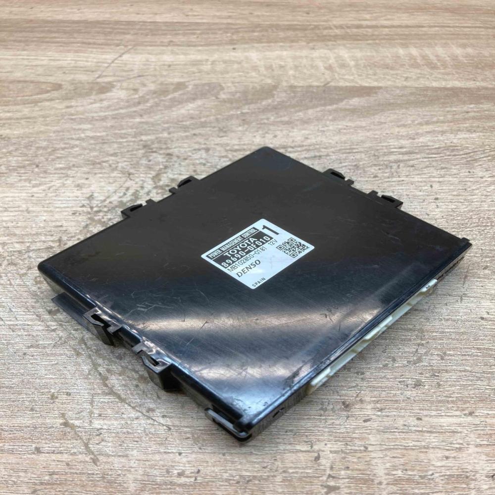 89690 0F010 MB102850 0181 Power Management Comfort/convenience module Toyota Ver