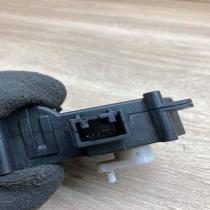 113800 2840 7L  Air flap motor/actuator Toyota Avensis T250