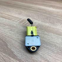 89831 02080   Airbag deployment crash/impact sensor Toyota Auris 150