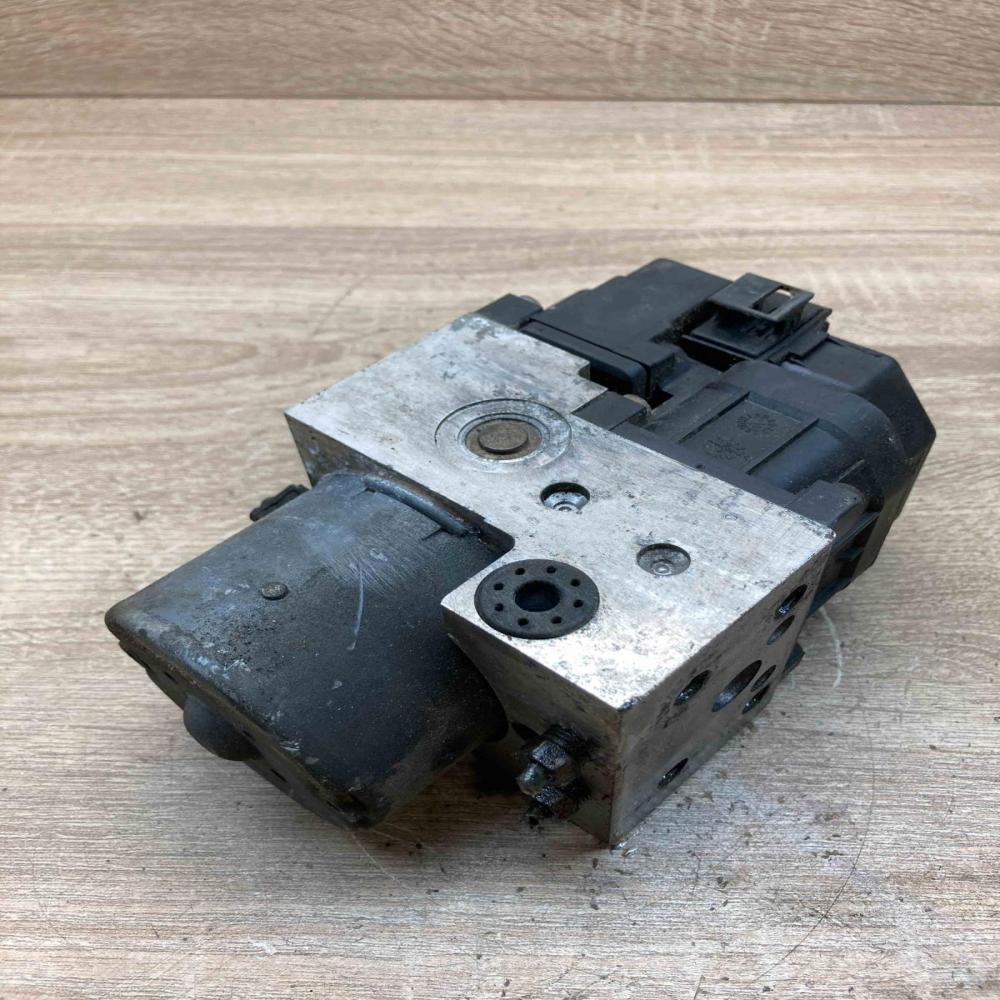0273004571 89541 02030  ABS Pump Toyota Corolla E120 E130