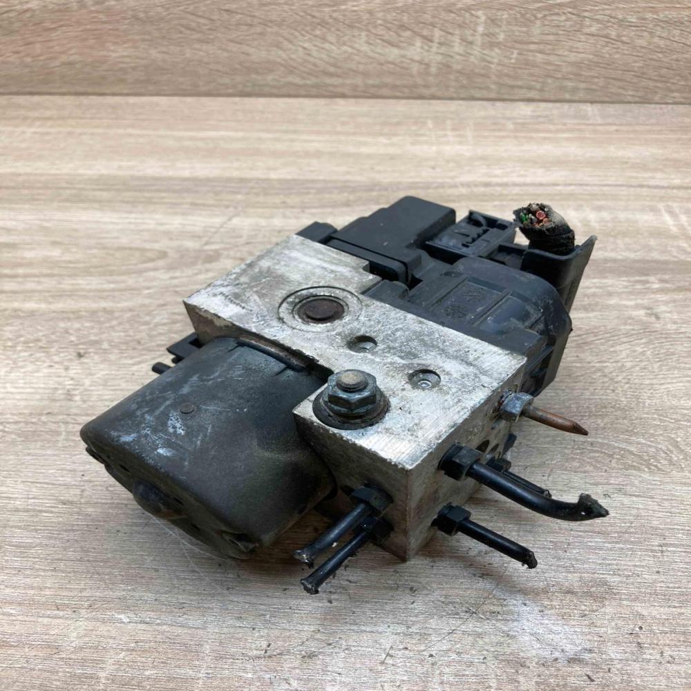 0273004132 8E0614111  ABS Pump Audi A4 S4 B5 8D