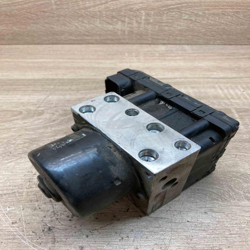 1J0907379P 5WK8476  ABS Pump Ford Galaxy