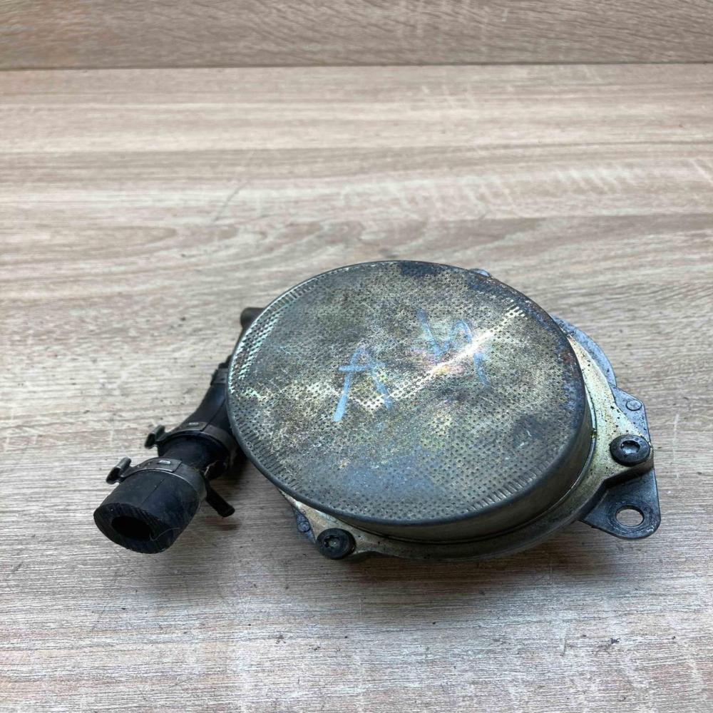 70090622   Vacuum pump Audi A4 S4 B5 8D