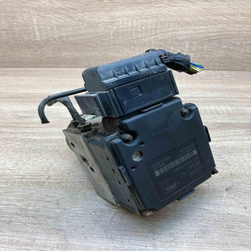 98AG 2M110 CA 5WK8458  ABS Pump Ford Focus