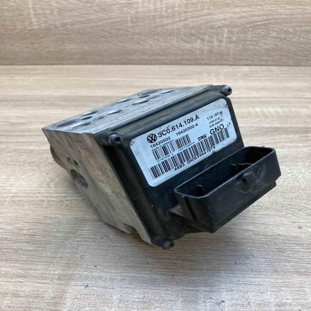 3C0614109A   ABS Pump Volkswagen Passat Alltrack