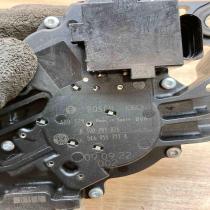 5K6955711A 0390201826  Rear door window regulator motor Volkswagen Golf VI