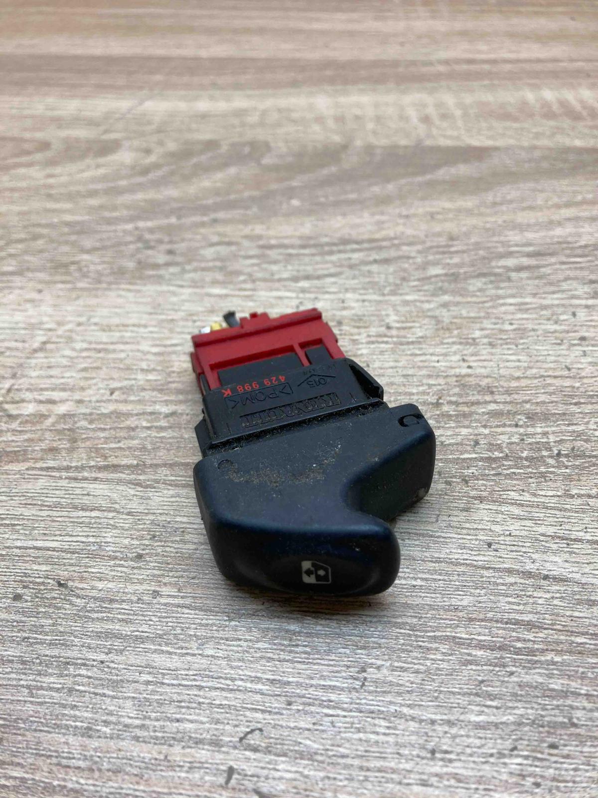 429998K M9284  Electric window control switch Renault Megane I