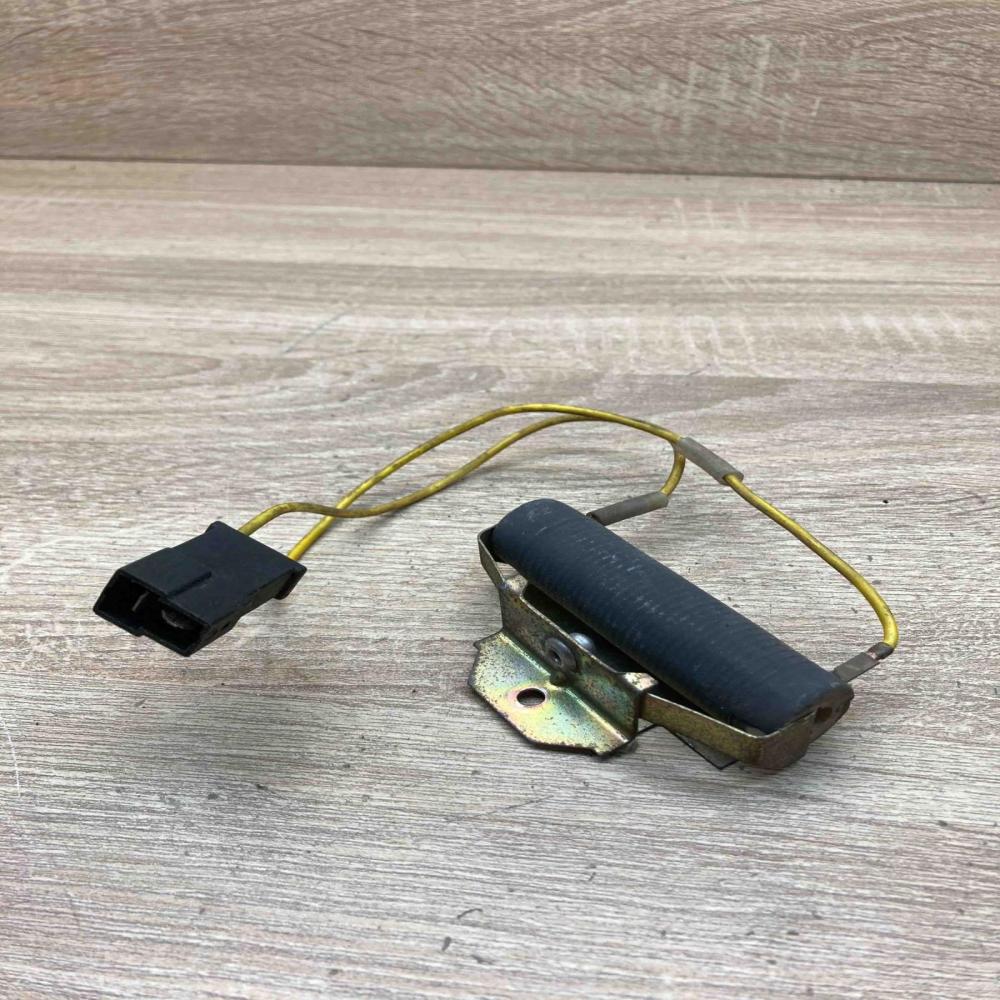 161971988A   Plug wire Audi 80 90 B3