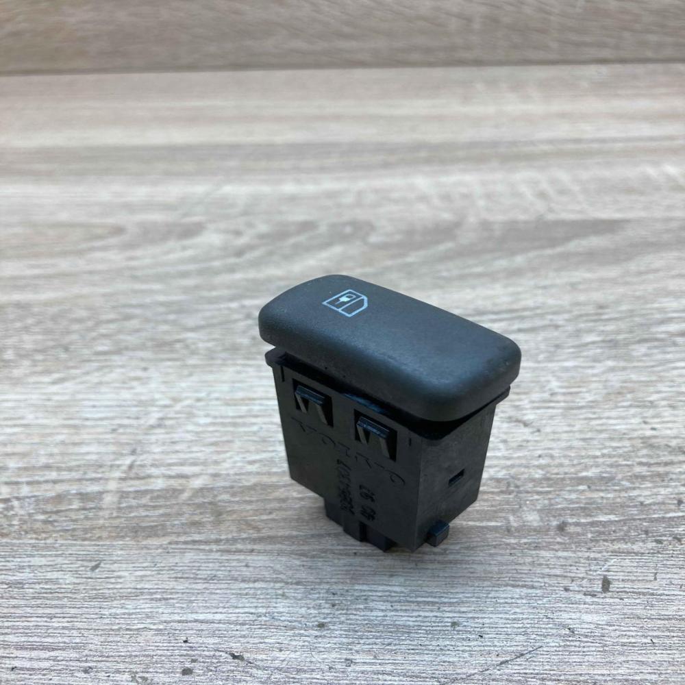30864307   Electric window control switch Volvo S40, V40