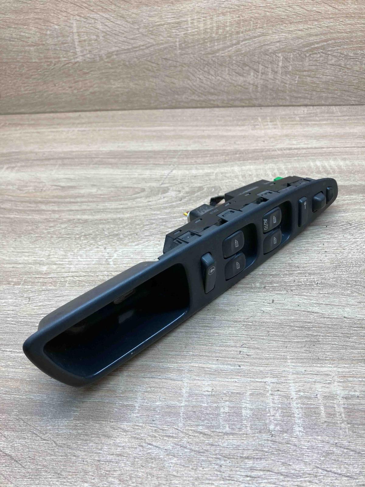 30889745 00W315  Electric window control switch Volvo S40, V40