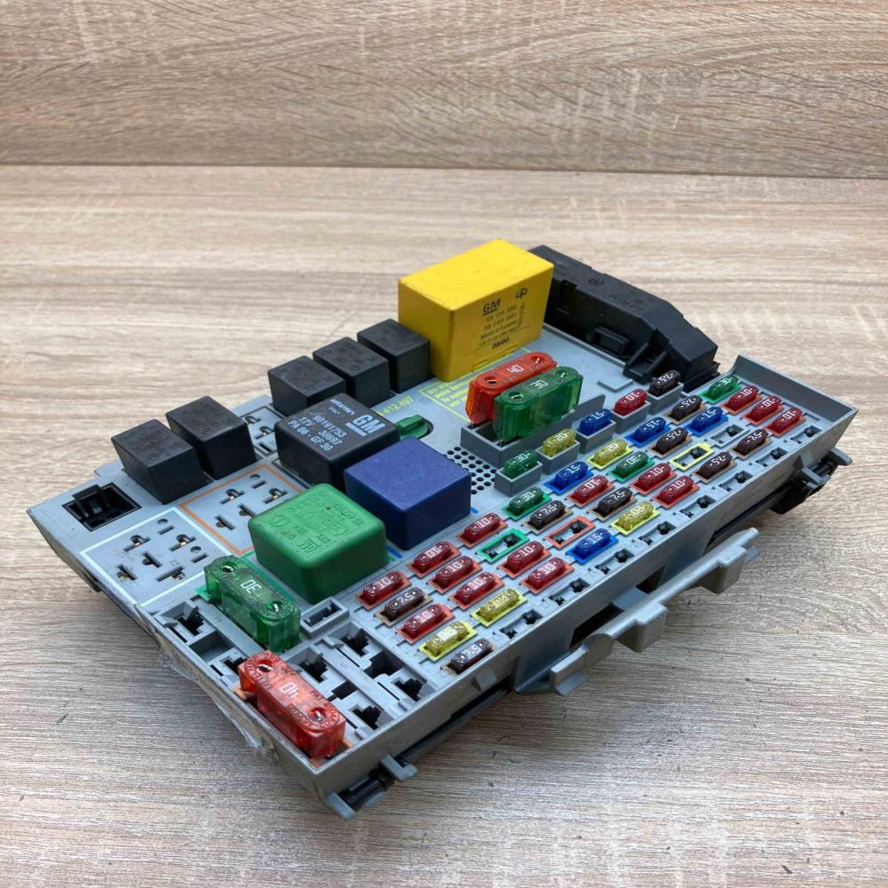 24412497   Fuse module Opel Zafira A
