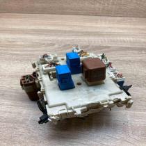 24350 AV700 111605 1  Fuse module Nissan Primera
